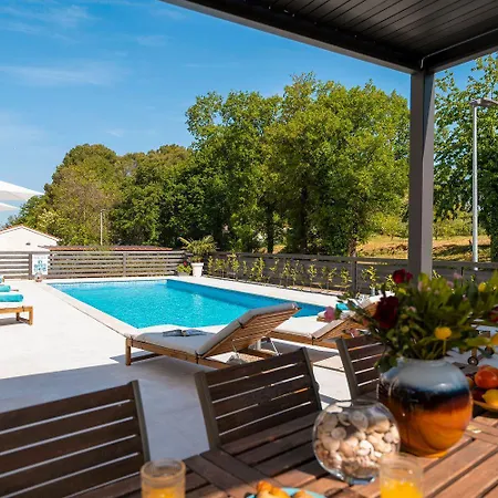 Apartment Strandnahes Mit Jacuzzi, Meerblick, Pool, Privatem Balkon, Nur 100 Meter Zum *