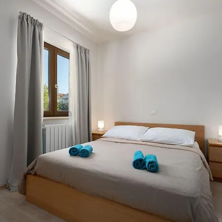 Strandnahes Mit Jacuzzi, Meerblick, Pool, Privatem Balkon, Nur 100 Meter Zum شقة فونتانا